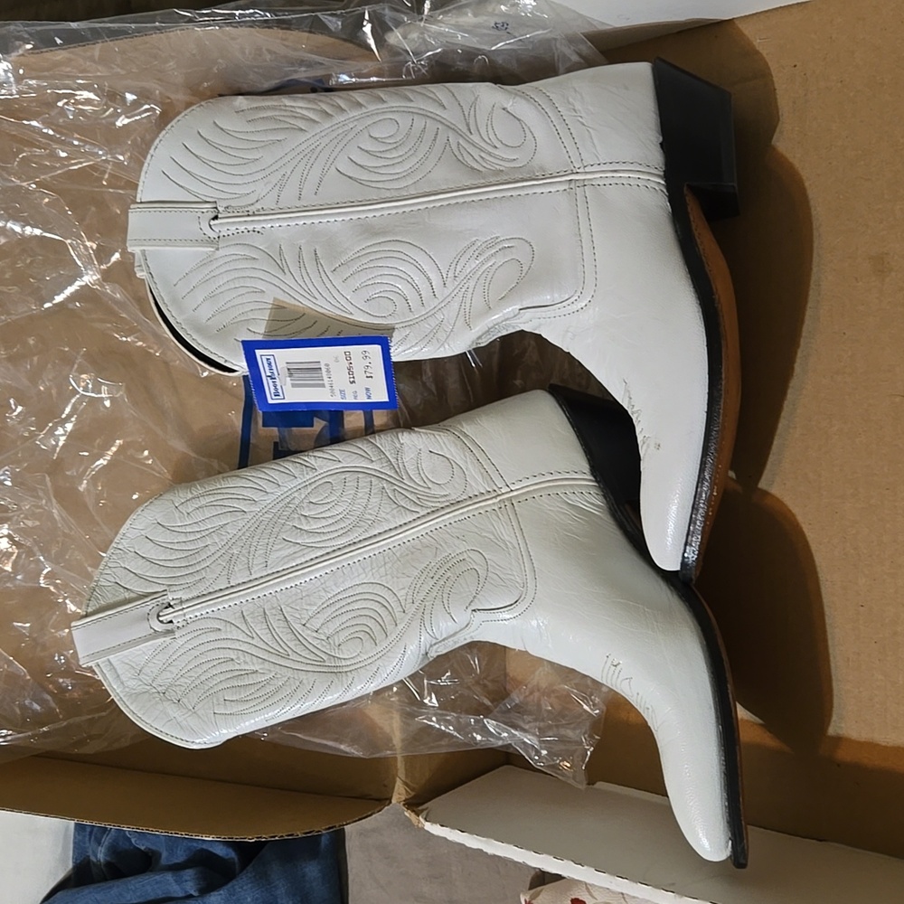 Code West White Leather Western Heeled Boots - Womens Size 6 No box